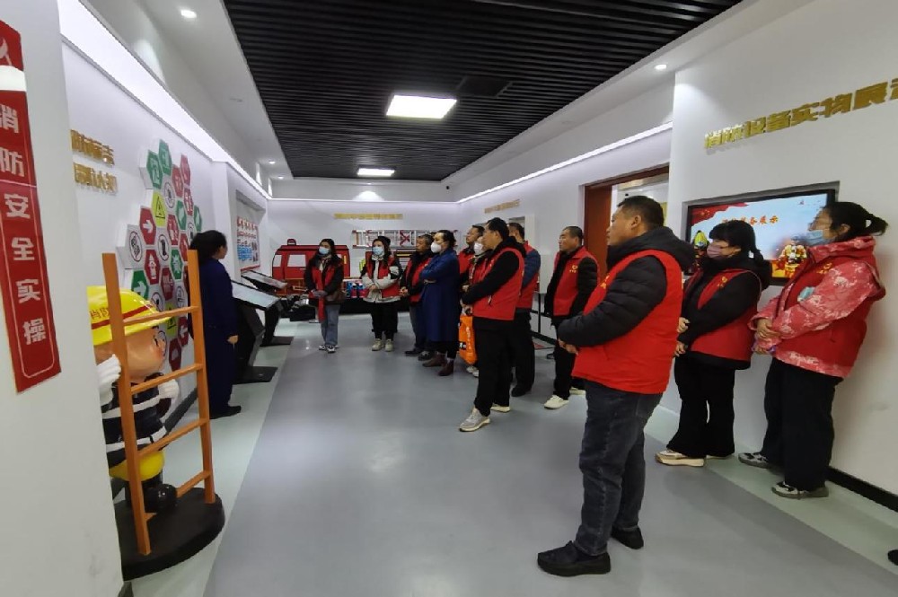 ���M(j��n)һ���ӏ�(qi��ng)������ȫ֪�R(sh��)�W(xu��)��(x��)��2023��11��23�գ��ĳ���ˮ�����̿���˾�M����˾�T�����ĳ����������ս��������M(j��n)�Ѕ��^�W(xu��)��(x��)������֪�R(sh��)�v��T����(d��o)��˾�T�����΅��^�W(xu��)��(x��)�������v���˻��(z��i)�Ķ��x�����(z��i)���γ����Ä�(d��ng)����ʾ�˻��(z��i)�İl(f��)���Ͱl(f��)չ��Ȼ���v����N��������þ����W(xu��)��(x��)��������(bi��o)־���Լ�����ʹ�Ü���������ӈ�(b��o)���Ȍ��I(y��)��